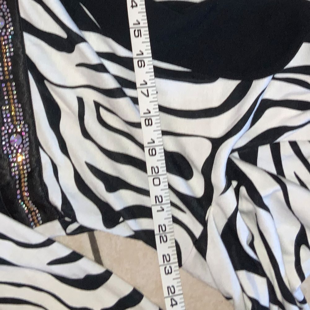 Lily & Taylor Zebra Print Blazer Jacket Rhinestone Belt Detail Size 20 - Picture 6 of 7